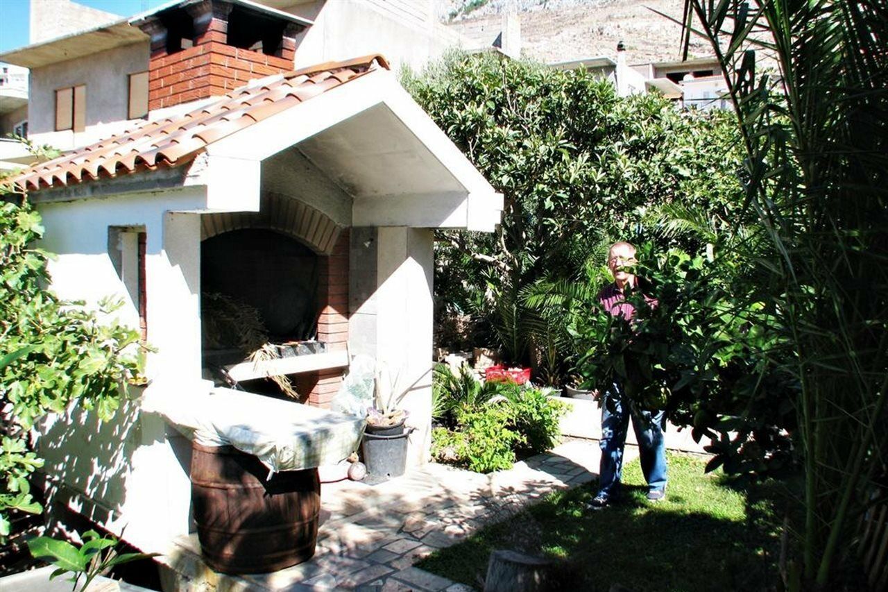 Apartments Miljak Omiš Екстериор снимка