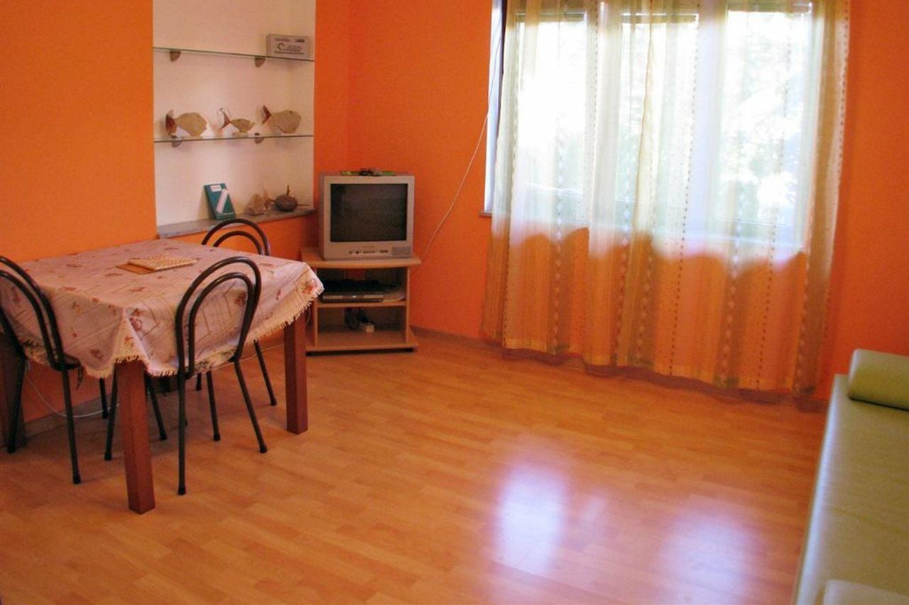 Apartments Miljak Omiš Екстериор снимка